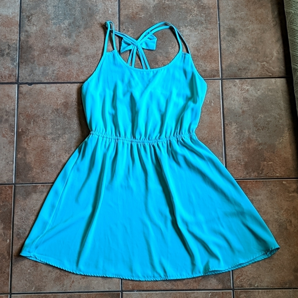 Dress with bow detail